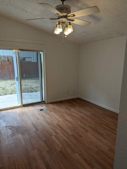 Building Photo - 514 Holbrook St
