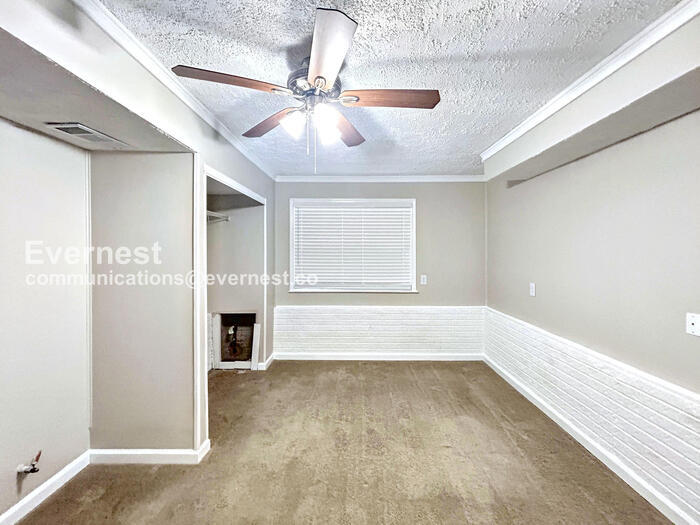 Building Photo - 320 Ashley Woods Dr