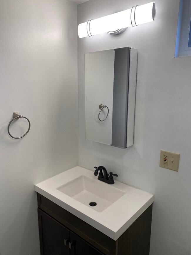 Building Photo - 2617 Jane St