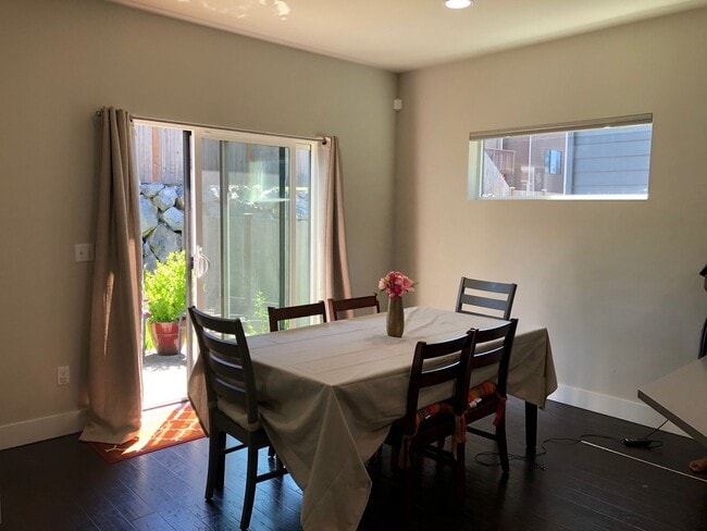 Building Photo - Majestic Home at Silver Peak Estates with 5 Bed and 3 Bath