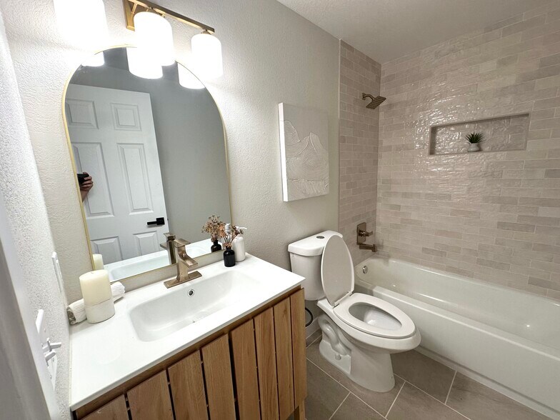 Building Photo - 140 Judson St