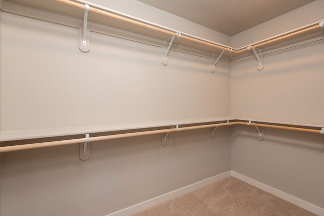 Building Photo - 5 Bdrm 3 bath  Located in the Lodges at Bachelor Village  -  available February 2026