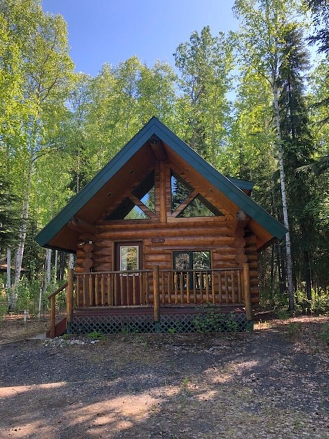 Primary Photo - Century 21 Gold Rush - 1bed/1bath cabin (2...