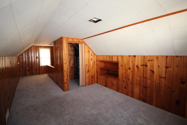 Building Photo - 14383 Mercedes