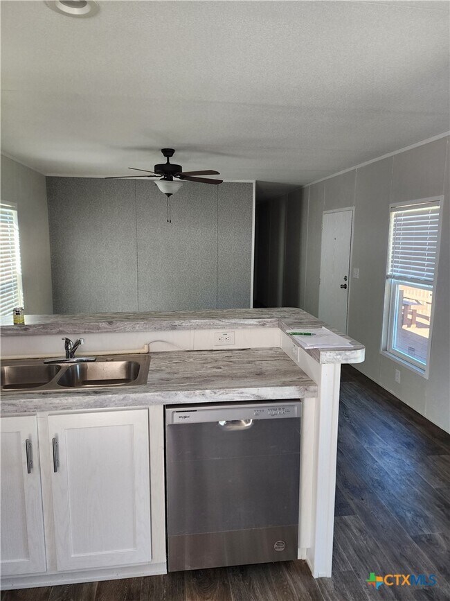 Building Photo - 180 County Rd 2600