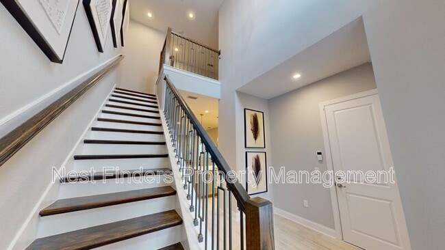 Building Photo - 33 Ficus Ln