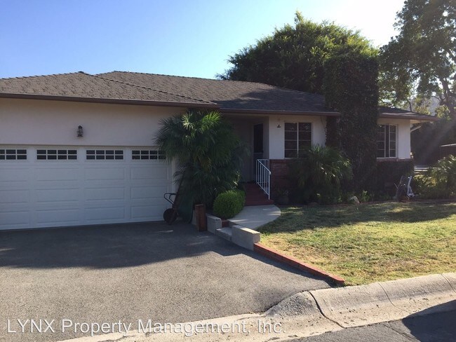 Building Photo - 2 br, 1.5 bath Apartment - 3072 Calle Fresno