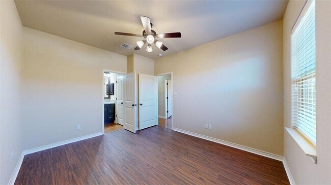 Building Photo - 3009 Towers Pkwy