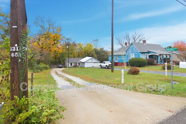 Building Photo - 3104 Husky Way