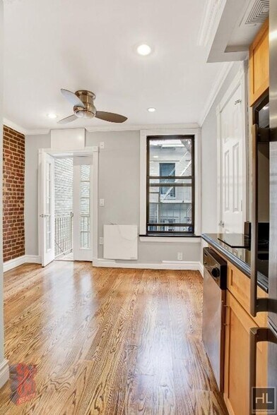 Primary Photo - W 50TH ST.