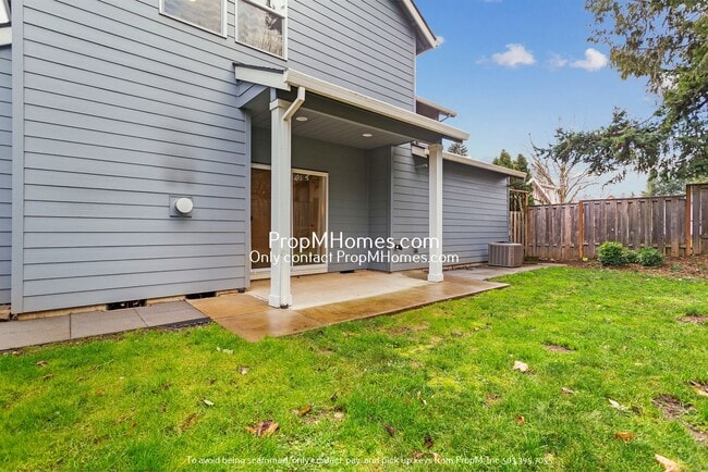 Building Photo - Gorgeous 4 Bedroom in West Linn! - Lovely ...