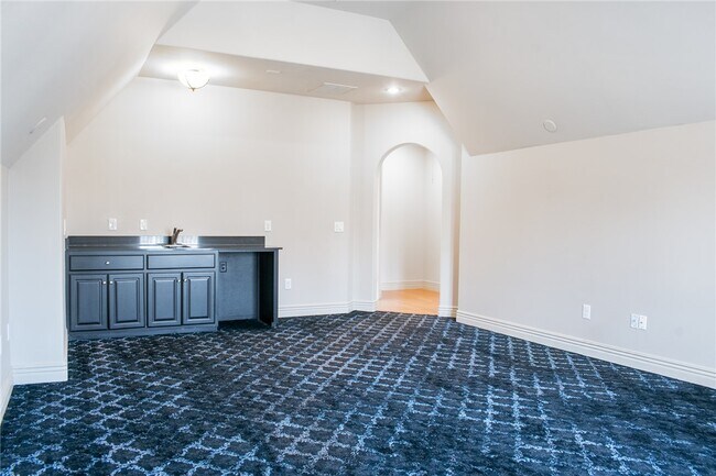 Building Photo - 5106 S Sloan Cir