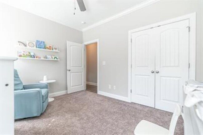 Building Photo - 365 N Bracken Fern Ln