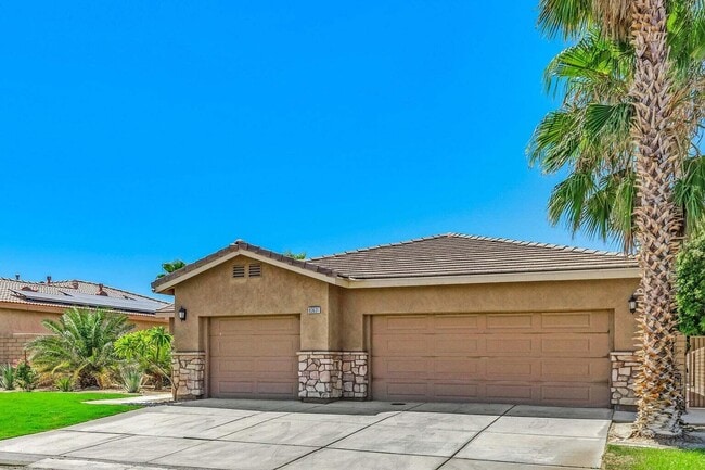 Building Photo - 83631 Himalaya Dr