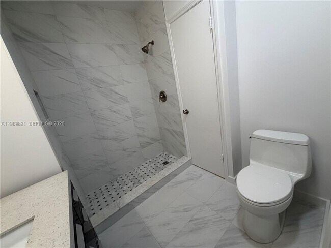 Building Photo - 2426 SE 17th St