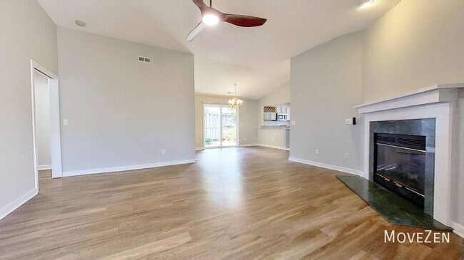 Building Photo - 7112 Key Pointe Dr