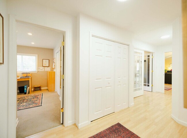 Building Photo - 611 Rheem Blvd