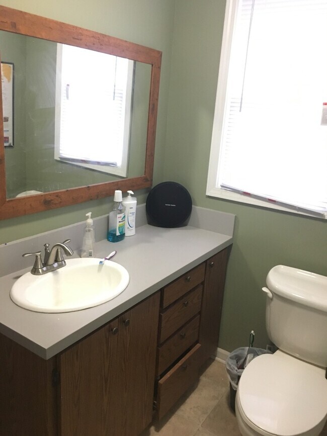 Building Photo - 327 Garfield Ave NW