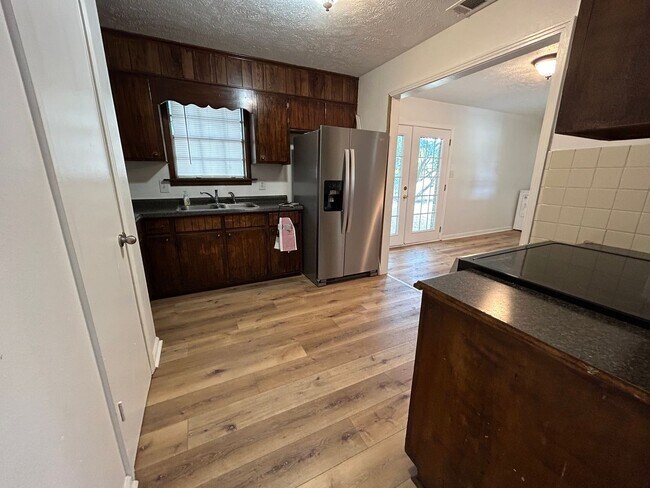 Building Photo - 449 Joshwood Dr