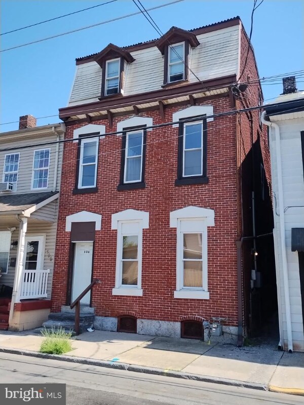 Building Photo - 406 N 4th St
