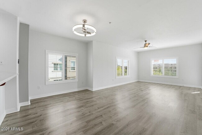 Building Photo - 5450 E Deer Valley Dr