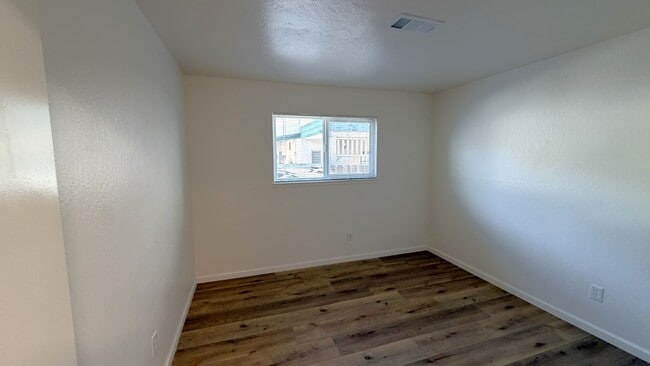 Building Photo - 1680 Barrus Ave