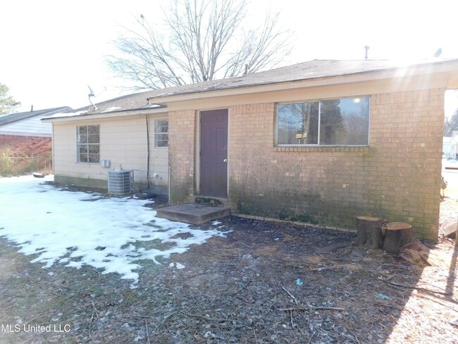 Building Photo - 6545 Hermitage Rd