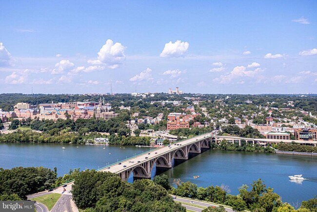 Building Photo - 1111 19th St N