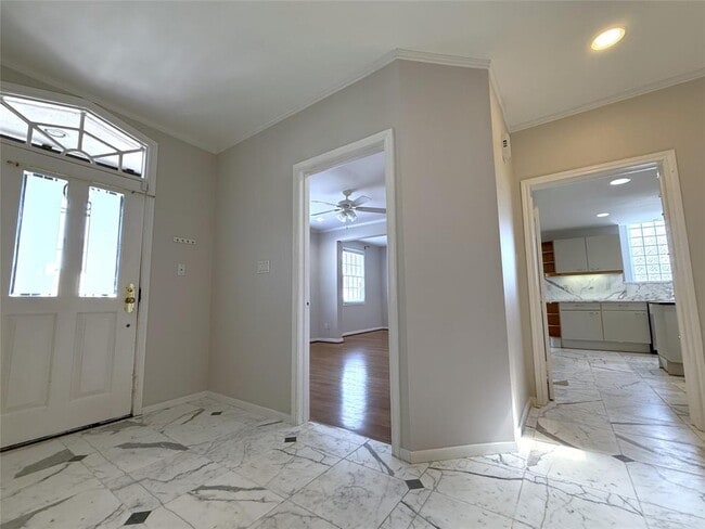 Building Photo - 2813 Saint St