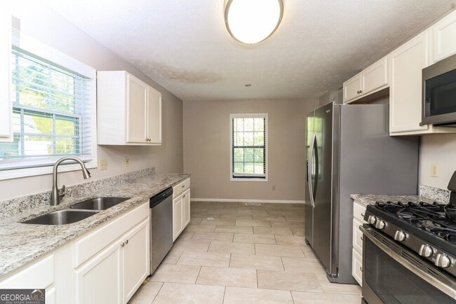 Building Photo - 2408 Chauncey Ln