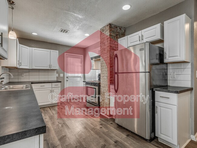 Building Photo - 2843 NW 18th St