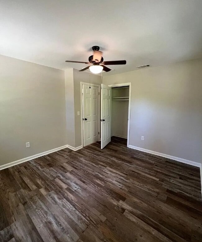 Building Photo - Newly Renovated 2BR/1BA Duplex in Springfi...