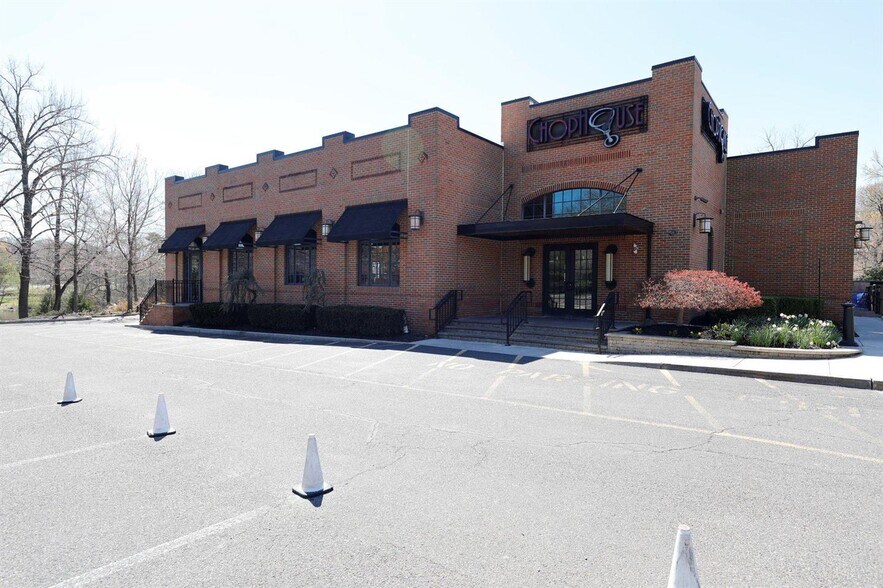 Building Photo - 23 Clementon Rd W