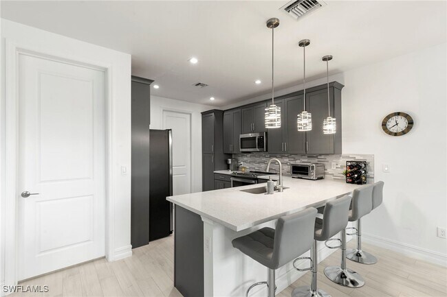 Building Photo - 7555 Rockefeller Dr