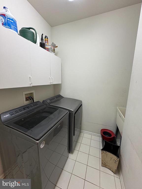 Building Photo - 950 Nathaniel Trail