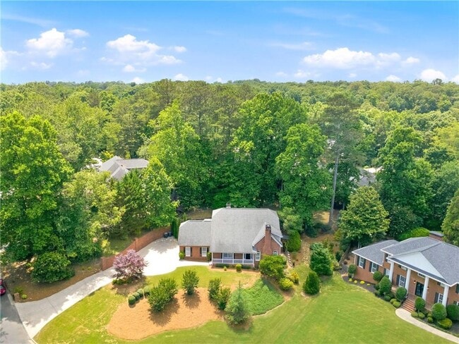 Building Photo - 1390 Tennis Ct Pl