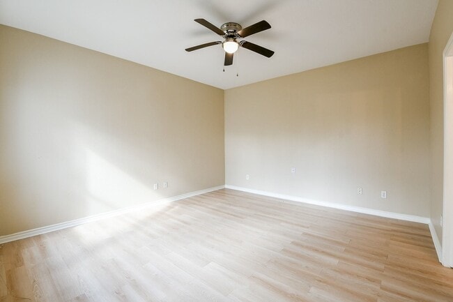 Building Photo - 7024 Eastwood St