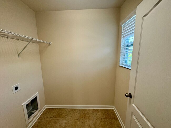 Building Photo - Spacious 5BR/3BA Home in Fort Mill