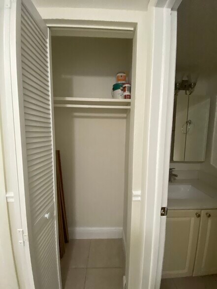 Building Photo - 9403 SW 76th St