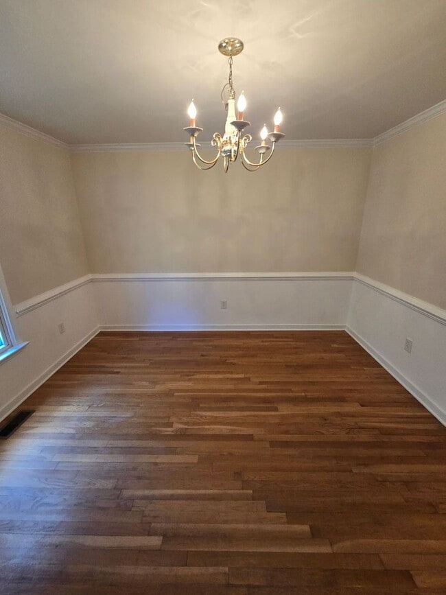 Building Photo - 4 BEDROOM IN CHESTERFIELD COUNTY all viewi...