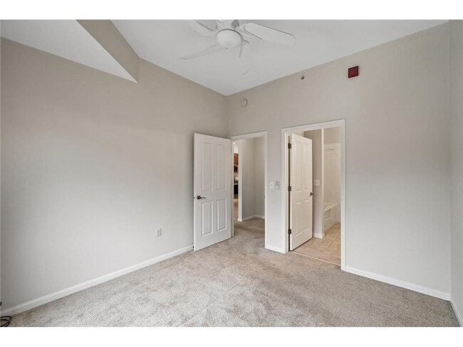 Building Photo - 500 500 E Grant St