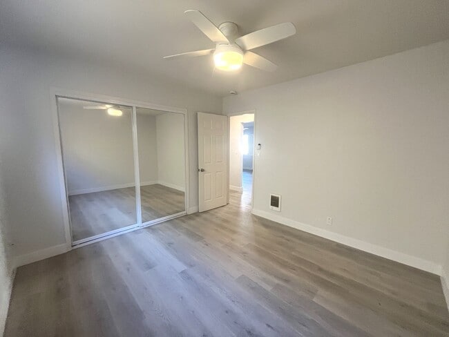 Building Photo - 519 Stratford Ct