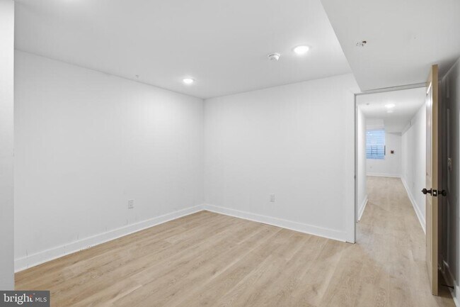 Building Photo - 2330 N 16th St