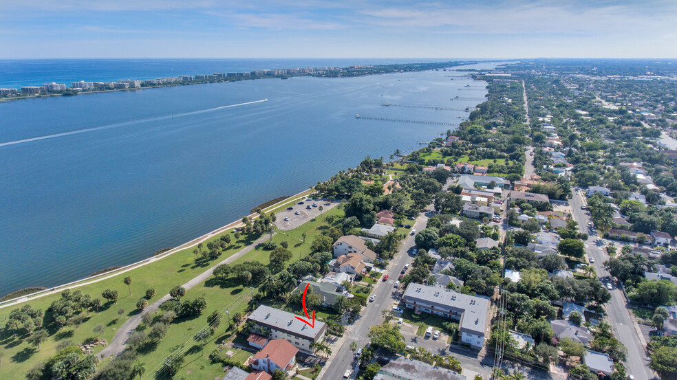 Intracoastal - 230 S Lakeside Dr
