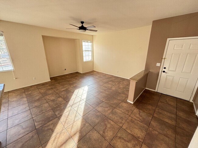 Building Photo - Charming 2Bed/Bath Condo located in a beautiful gated community in the Southwest.