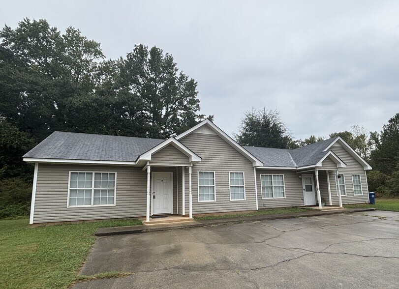 Duplex Apt A & B - 97 Lily Dr