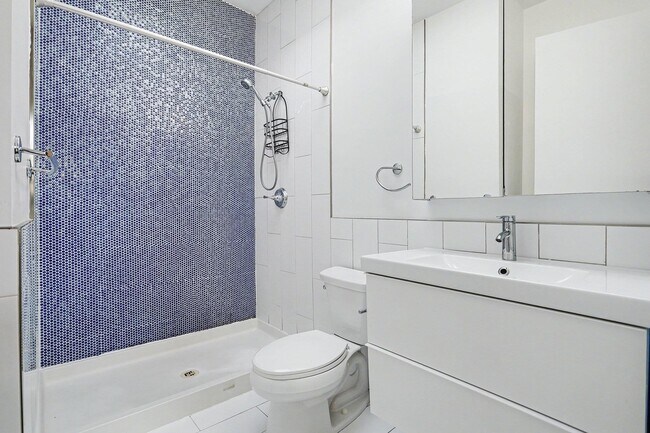 Building Photo - 3425 Louise St