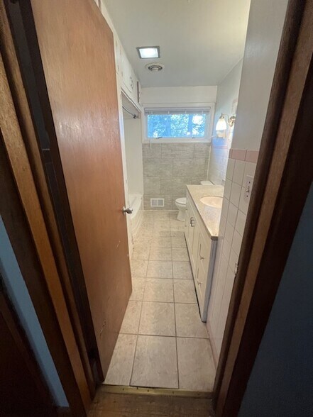 Bathroom #1 - 1129 W Carson St