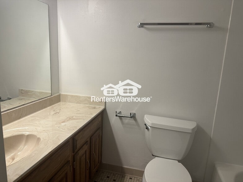 Building Photo - 2 Clipstone Ct