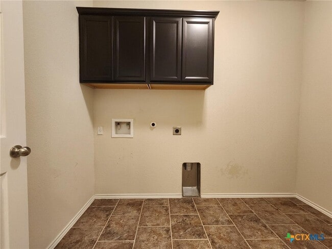 Building Photo - 5822 Hopkins Dr